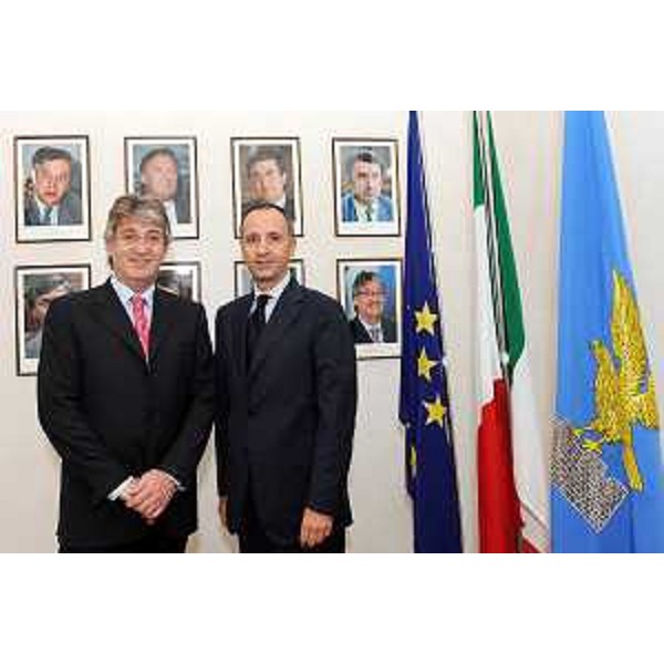 Renzo Tondo (Presidente Friuli Venezia Giulia) e Armando Varricchio (Ambasciatore designato a Belgrado) ad un incontro nel Palazzo della Regione a Trieste. (Trieste, 26/05/09)