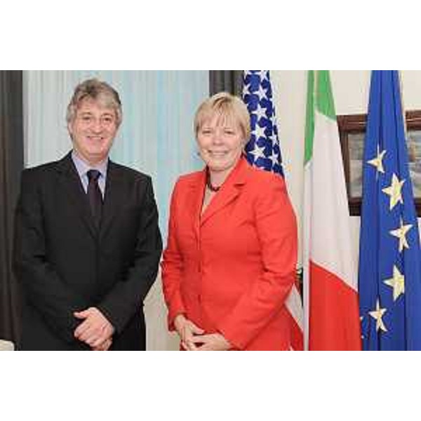 Renzo Tondo (Presidente Friuli Venezia Giulia) e Carol Z. Perez (appena nominata console generale degli Stati Uniti a Milano) ad un incontro avvenuto nella sede della Regione a Udine. (Udine, 27/05/09)