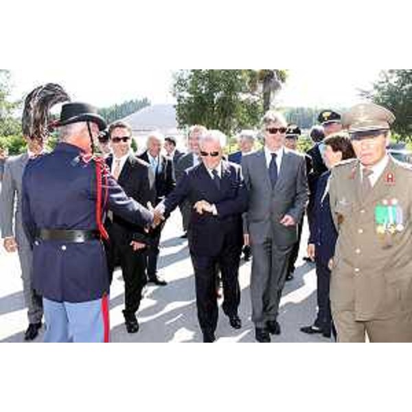 Renzo Tondo (Presidente Friuli Venezia Giulia) e Claudio Scajola (Ministro Sviluppo economico) al sacrario di Redipuglia per le celebrazioni del 63° anniversario della costituzione della Repubblica. (Fogliano-Redipuglia 02/06/09)