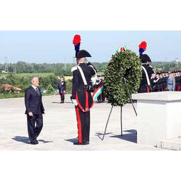 Claudio Scajola (Ministro Sviluppo economico) al sacrario di Redipuglia per le celebrazioni del 63° anniversario della costituzione della Repubblica. (Fogliano-Redipuglia 02/06/09)