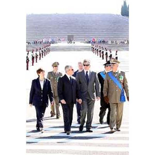 Claudio Scajola (Ministro Sviluppo economico) e Renzo Tondo (Presidente Friuli Venezia Giulia) al sacrario di Redipuglia per le celebrazioni del 63° anniversario della costituzione della Repubblica. (Fogliano-Redipuglia 02/06/09)