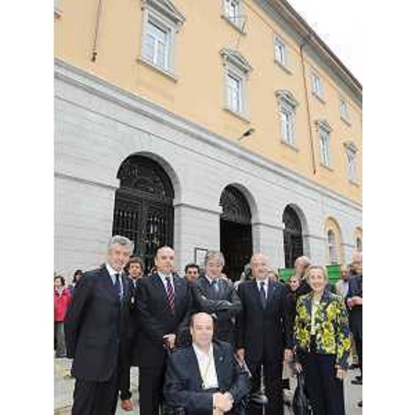 Valter Santarossa (Presidente INSIEL SpA), Roberto Dipiazza (Sindaco Trieste), Vladimir Kosic (Assessore regionale Salute e Protezione sociale), Renzo Tondo (Presidente Friuli Venezia Giulia), Franco Zigrino (Direttore generale ASS 1 Triestina) e M.T. Bassa Poropat (Presidente Provincia Trieste) all'inaugurazione del secondo lotto dei lavori di ristrutturazione dell'Ospedale Maggiore di Trieste. (Trieste 04/06/09)
