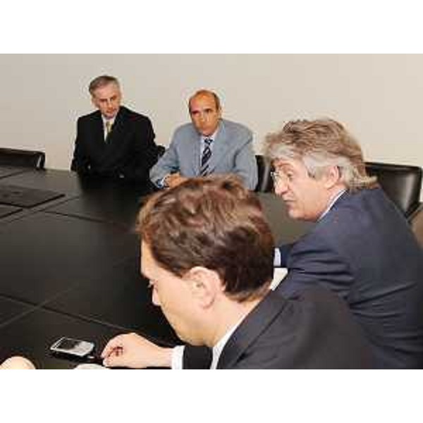 Renzo Tondo (Presidente Friuli Venezia Giulia) e Luca Ciriani (Vicepresidente FVG e Assessore regionale Attività produttive) nel corso dell'incontro con i manager del Gruppo Luvata, a Udine. (Udine 12/06/09)