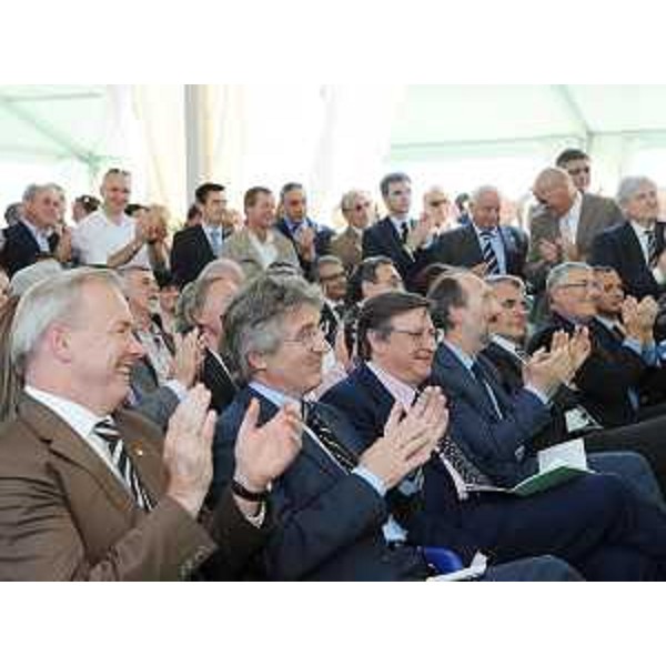 Gerhard Doerfler (Governatore Carinzia), Renzo Tondo (Presidente Friuli Venezia Giulia), Giorgio Santuz (Presidente Autovie Venete) e Riccardo Riccardi (Assessore regionale Mobilità, Energia e Infrastrutture di Trasporto) all'inaugurazione del nuovo casello di Ronchis (A4, uscita Latisana). (Ronchis di Latisana 12/06/09)