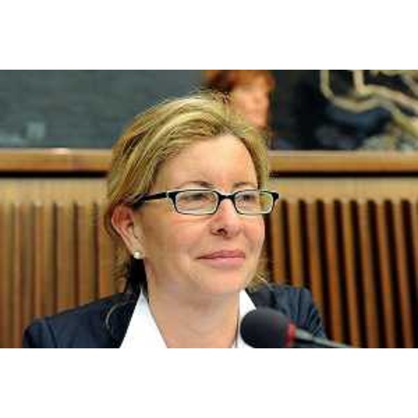 Sandra Savino (Assessore regionale alla programmazione, risorse economiche e finanziarie, patrimonio e servizi generali). (Trieste, 24/06/09) 