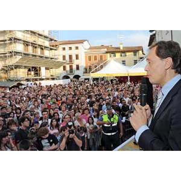 Luca Ciriani (Vicepresidente Friuli Venezia Giulia) interviene all’inaugurazione di Aria di Festa a San Daniele del Friuli. (San Daniele, 26/06/09)