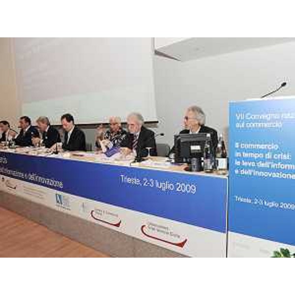 Luca Ciriani (Vicepresidente FVG e Assessore regionale Attività produttive) al VII Convegno nazionale sul Commercio su "Il commercio in tempo di crisi: le leve dell'informazione e dell'innovazione", alla Stazione Marittima di Trieste. (Trieste 02/07/09)