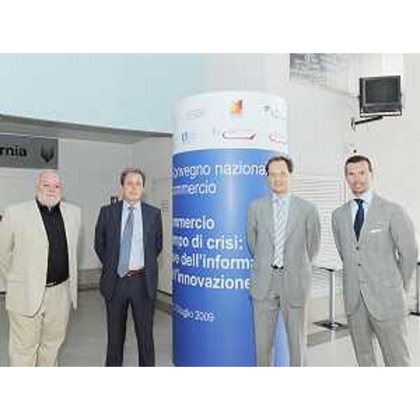 Luca Ciriani (Vicepresidente FVG e Assessore regionale Attività produttive) alla giornata conclusiva del VII Convegno nazionale sul Commercio su "Il commercio in tempo di crisi: le leve dell'informazione e dell'innovazione", alla Stazione Marittima di Trieste. (Trieste 02/07/09)