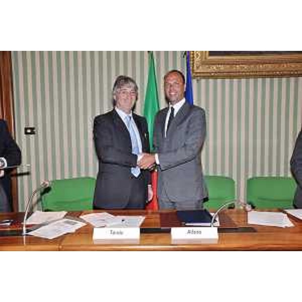 Renzo Tondo (Presidente Friuli Venezia Giulia) ed Angelino Alfano (Ministro Giustizia) nella Sala Verde del palazzo di Via Arenula, sede del Ministero della Giustizia, a Roma. (Roma 08/07/09)