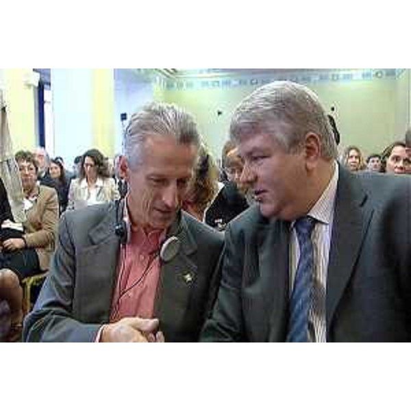 Riccardo Illy (Presidente Regione Friuli Venezia Giulia) con Andrei Sharonov (Primo Viceministro Russo per lo Sviluppo Economico ed il Commercio Estero ) presenti alla giornata inaugurale della X 'Task Force italo-russa sui distretti e le PMI'. (Trieste 26/10/06)