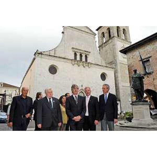 Renzo Tondo (presidente Friuli Venezia Giulia) con Ettore Romoli (sindaco di Gorizia), Lech Walesa (ex presidente Polonia), Gerhard Doerfler (governatore Carinzia) ed Attilio Vuga (sindaco di Cividale) in occasione della cerimonia di inaugurazione di Mittelfest 2009. (Cividale del Friuli, 18/07/09)