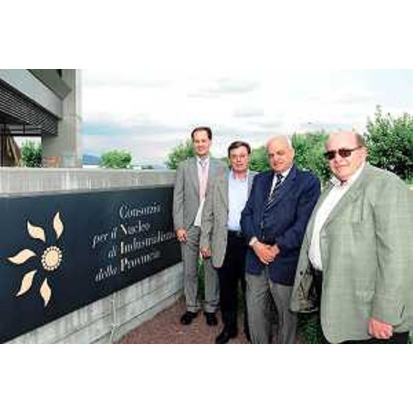 Luca Ciriani (vicepresidente Friuli Venezia Giulia) con Lino Canderan (presidente del NIP), Pieromano Anselmi (presidente Comunità montana) e Alessio Belgrado (sindaco di Maniago). (Maniago, 20/07/09)
