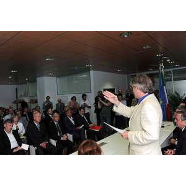 Renzo Tondo (presidente Friuli Venezia Giulia) durante il suo intervento al tavolo interistituzionale in occasione della visita del ministro Maurizio Sacconi. (Udine, 20/07/09)