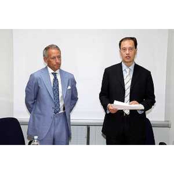 Luca Ciriani (vicepresidente Friuli Venezia Giulia) e Cesare Strisino (presidente del Consorzio di Sviluppo industriale dell'Aussa-Corno) durante la conferenza stampa nella la sede del Consorzio. (S.Giorgio di Nogaro, 21/07/09)
