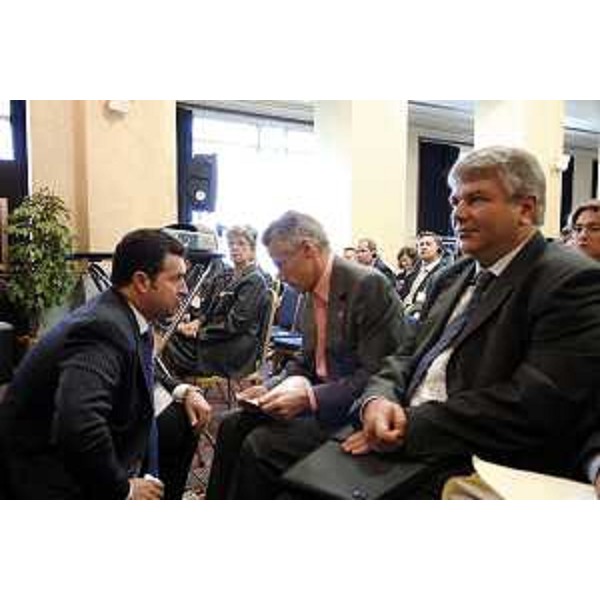 Riccardo Illy (Presidente Regione Friuli Venezia Giulia) con Franco Iacop (Assessore regionale per le relazioni internazionali, comunitarie e autonomie locali) e Andrei Sharonov (Primo Viceministro russo per lo Sviluppo Economico ed il Commercio Estero) ritratti nel corso della partecipazione alla giornata inaugurale della X 'Task Force italo-russa sui distretti e le PMI'. (Trieste 26/10/06)