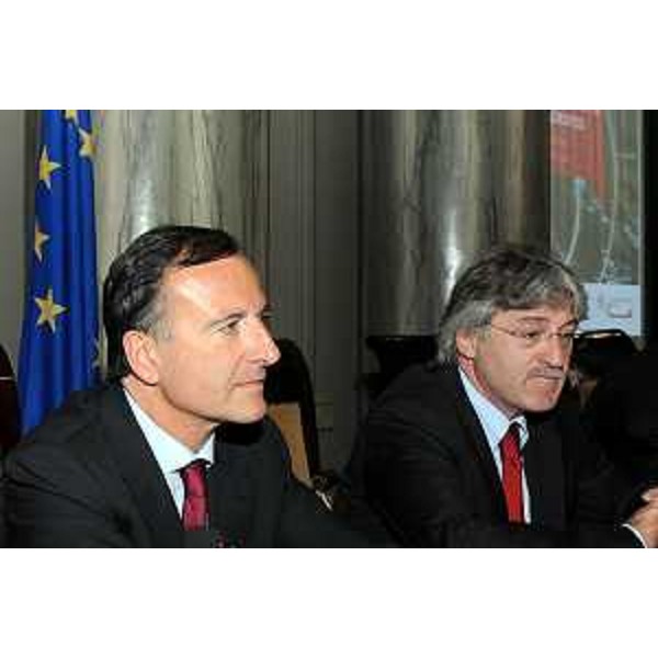 Renzo Tondo (presidente Friuli Venezia Giulia) con Franco Frattini (ministro degli Affari esteri) a Trieste per la presentazione dello studio "Per un polo di sviluppo dell'Alto Adriatico". (Trieste, 22/07/09)