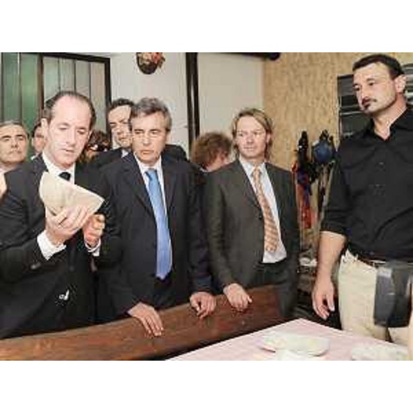 Luca Zaia (Ministro Agricoltura) nell'Azienda casearia Zidaric sul Carso triestino. (Trieste 03/08/09)