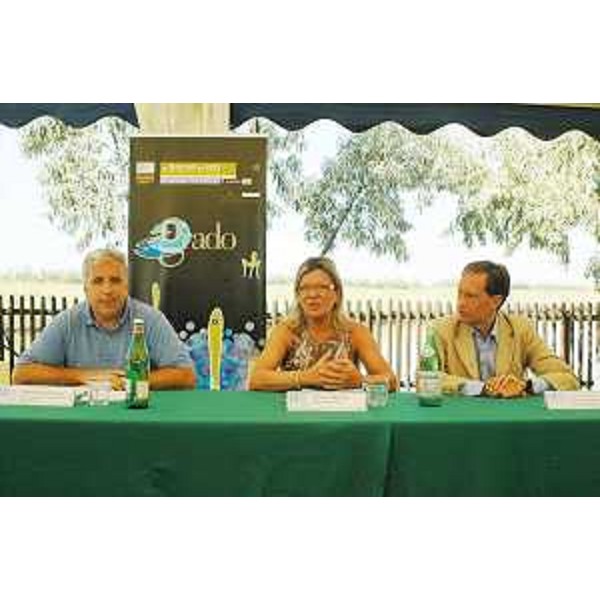 Michelangelo Boem (Resp. Area agroalimentare Turismo FVG), Silvana Olivotto (Sindaco Grado) e Luca Ciriani (Assessore regionale Attività produttive) alla presentazione di "Un bocòn de oro", a Grado. (Grado 07/08/09)