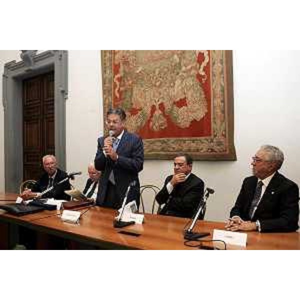 40° anniversario di attività dell'Associazione Triestini e Goriziani in Roma. Nella foto: l'intervento di saluto dell'Assessore della Regione FVG Roberto Antonaz durante la cerimonia svoltasi in Campidoglio, al tavolo della Presidenza da sx Macuz, Ass. Triestini Goriziani, Aldo Clemente Presidente Associazion Triestini Goriziani, Domenico Romeo Rettore dell'Università di Trieste, Forti, Associazione Triestini Goriziani 
