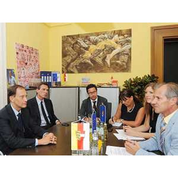 Luca Ciriani (Vicepresidente FVG) e Andrea Di Giovanni (Direttore generale TurismoFVG) incontrano Josef Martinz (Assessore Attività produttive Carinzia). (Klagenfurt 02/09/09) 
