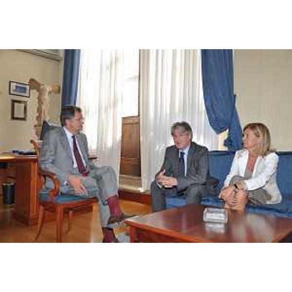 Giuseppe Vegas (Vice Ministro Economia e Finanze) incontra Renzo Tondo (Presidente Friuli Venezia Giulia) e Sandra Savino (Assessore regionale Risorse economiche e finanziarie). (Roma 03/09/09)