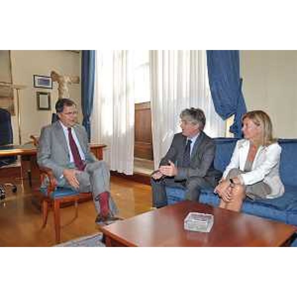 Giuseppe Vegas (Vice Ministro Economia e Finanze) incontra Renzo Tondo (Presidente Friuli Venezia Giulia) e Sandra Savino (Assessore regionale Risorse economiche e finanziarie). (Roma 03/09/09)