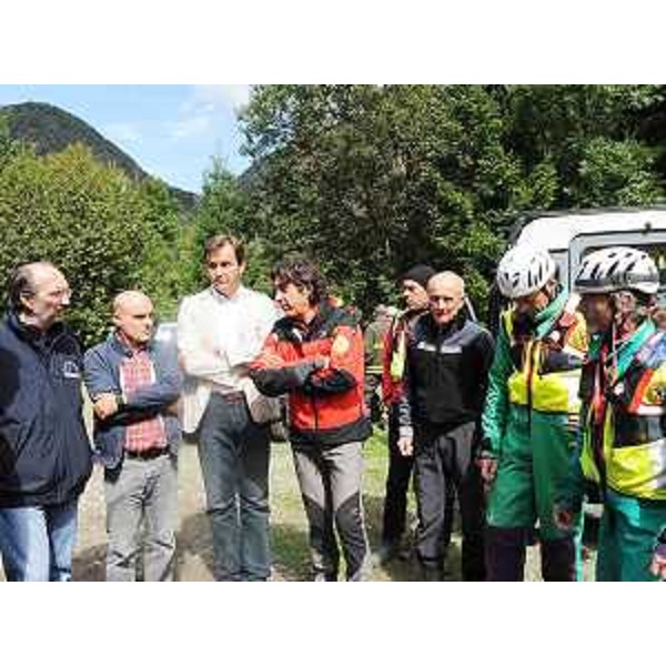 Riccardo Riccardi (Assessore regionale Protezione civile) e Renato Carlantoni (Sindaco Tarvisio) in sopralluogo nel Tarvisiano. (05/09/09)