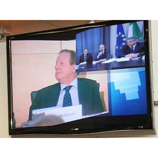Riccardo Riccardi (Assessore regionale Viabilità e Trasporti) e Renzo Tondo (Presidente Friuli Venezia Giulia) nel corso della videoconferenza in collegamento satellitare con Altero Matteoli (Ministro Infrastrutture e Trasporti). (Udine 07/09/09)