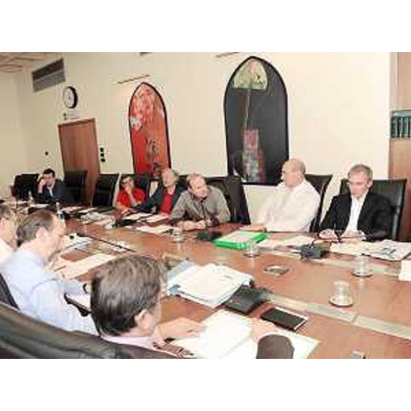 Riccardo Riccardi (Assessore regionale Viabilità e Trasporti) in IV Commissione (Trasporti) in Consiglio regionale a Trieste. (Trieste 10/09/09)