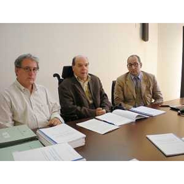 Vladimir Kosic (Assessore regionale Salute), Loris Zanier (Agenzia regionale Sanità) e Diego Serraino (Direttore Registro Tumori FVG) in occasione della conferenza stampa di presentazione del volume "I tumori in Friuli Venezia Giulia. Dati di incidenza, sopravvivenza e prevalenza: 1995-2005", nella sede della Regione a Trieste. (Trieste 11/09/09) 