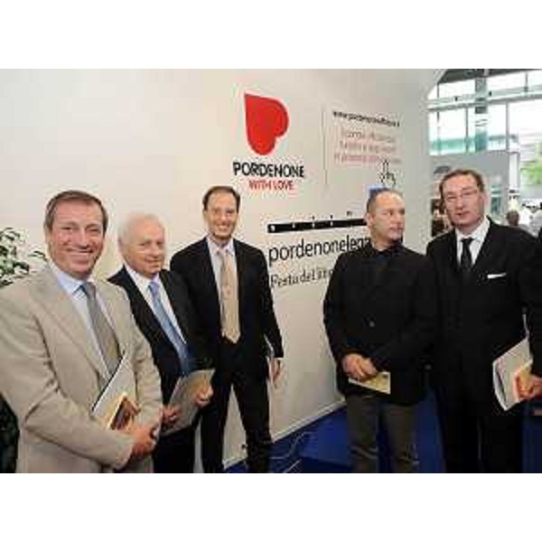 Luca Ciriani (Vicepresidente FVG e Assessore regionale Attività produttive) alla presentazione di "pordenonelegge.it", a Pordenone. (Pordenone 12/09/09) 