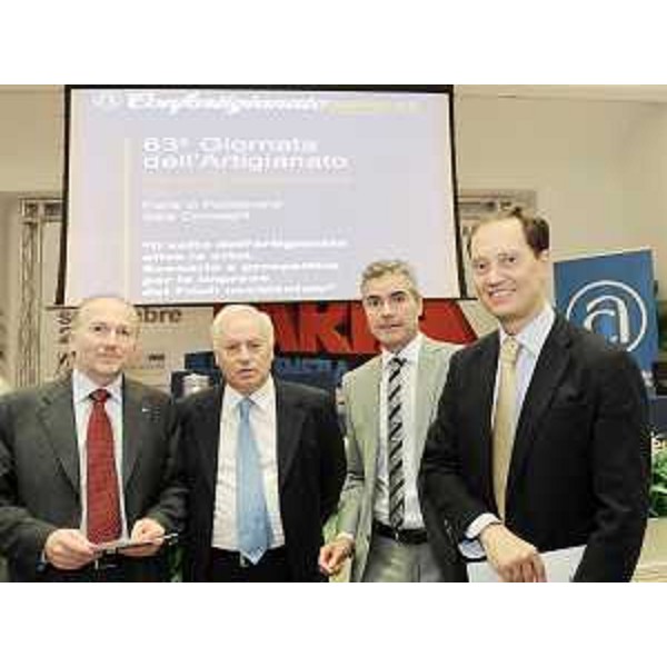 Luca Ciriani (Vicepresidente FVG e Assessore regionale Attività produttive) con Silvano Pascolo (Presidente Confartigianato Imprese PN) e Claudio Miotto (Vicepresidente nazionale Confartigianato Imprese) in occasione della 63a "Giornata dell'Artigianato", a Pordenone. (Pordenone 12/09/09) 