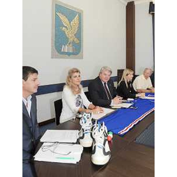 Elio De Anna (Assessore regionale Sport) nel corso della conferenza stampa di presentazione del progetto "Crescere sportivamente insieme". (Trieste 23/09/09)