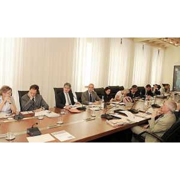 Sandra Savino (Assessore regionale Risorse economiche e finanziarie), Luca Ciriani (Vicepresidente FVG e Assessore regionale Attività produttive) e Renzo Tondo (Presidente Friuli Venezia Giulia) in II Commissione in Consiglio regionale. (Trieste 23/09/09)