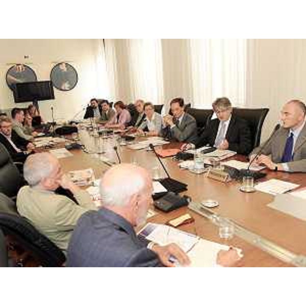 Sandra Savino (Assessore regionale Risorse economiche e finanziarie), Luca Ciriani (Vicepresidente FVG e Assessore regionale Attività produttive) e Renzo Tondo (Presidente Friuli Venezia Giulia) in II Commissione in Consiglio regionale. (Trieste 23/09/09)