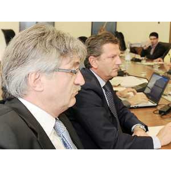 Renzo Tondo (Presidente Friuli Venezia Giulia) in V Commissione in Consiglio regionale. (Trieste 23/09/09)