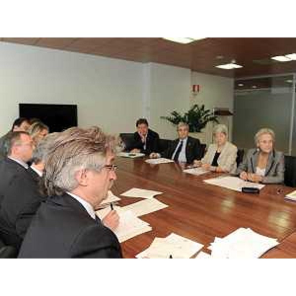 Renzo Tondo (Presidente Friuli Venezia Giulia) e assessori regionali nel corso dell'incontro con i Presidenti delle Province regionali. (Udine 02/09/09)