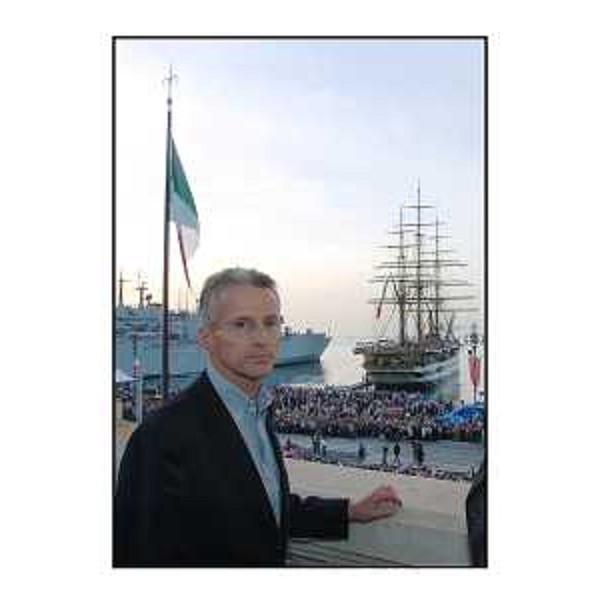 Riccardo Illy (Presidente Regione Friuli Venezia Giulia) ritratto con la Nave Scuola della Marina Militare Italiana Amerigo Vespucci (03/11/2004)