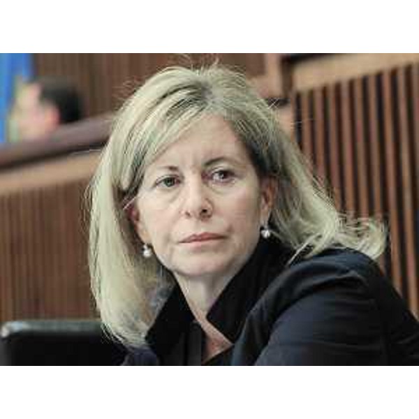 Sandra Savino (Assessore regionale Programmazione, Risorse economiche e finanziarie, Patrimonio e Servizi generali) in Consiglio regionale. (Trieste 06/10/09)