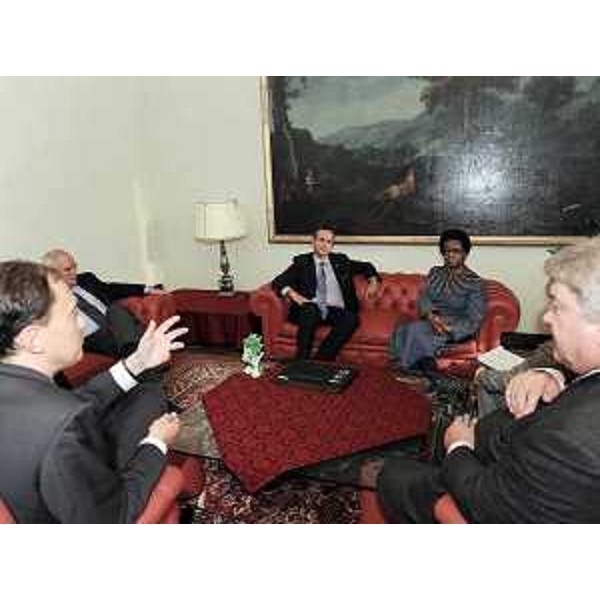 Edouard Ballaman (Presidente Consiglio regionale), Thenjiwe Mtintso (Ambasciatrice Sudafrica in Italia), Luca Ciriani (Vicepresidente FVG e Assessore regionale Attività produttive), Elio De Anna (Assessore regionale Sport) ed Enzo Cainero (Organizzatore) presentano l'amichevole di rugby Italia/Sudafrica prevista per il 21/11/2009 a Udine. (Trieste 06/10/09)