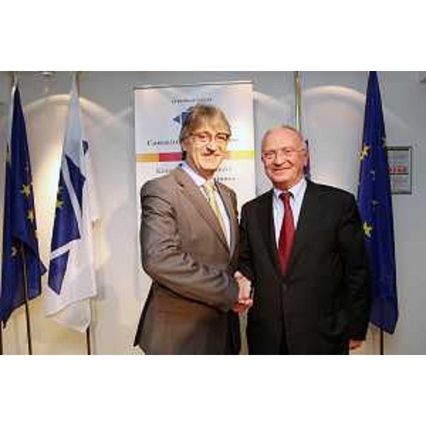 Renzo Tondo (Presidente Friuli Venezia Giulia) e Luc Van den Brande (Presidente Comitato delle Regioni) nella sede del Parlamento europeo a Bruxelles. (Bruxelles 06/10/09)