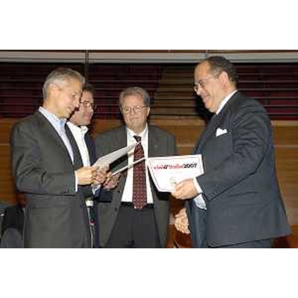 Riccardo Illy (Presidente Regione Friuli Venezia Giulia) ritratto durante le premiazioni dei Vini d'Italia 2007 al Salone del Gusto di Torino (Torino 28/10/06)