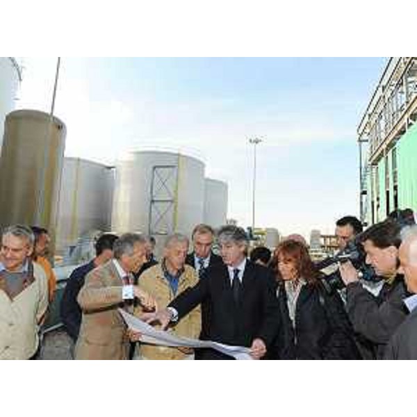Renzo Tondo (Presidente Friuli Venezia Giulia) visita il cantiere del nuovo Oleificio San Giorgio nella zona industriale Aussa Corno di San Giorgio di Nogaro. (San Giorgio di Nogaro 14/10/09)