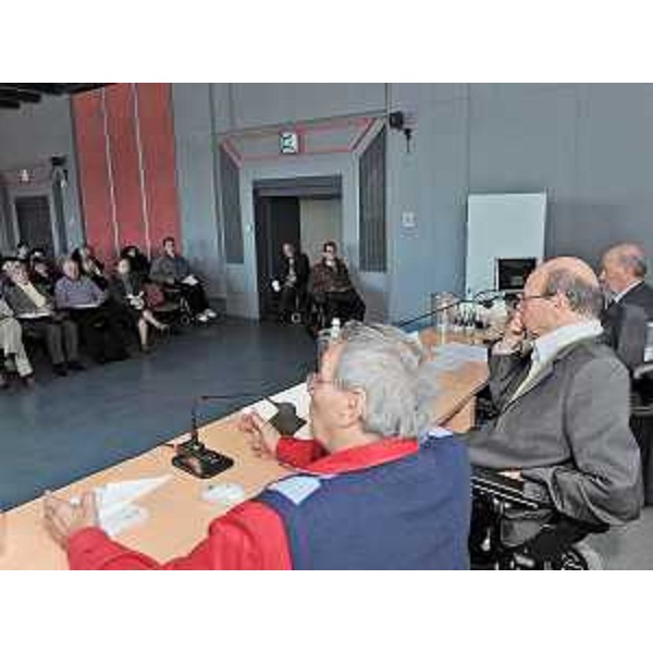 Giampiero Griffo (Esecutivo mondiale DPI-Disabled Peoples' International), Vladimir Kosic (Assessore regionale Salute e Protezione sociale) e Mario Brancati (Presidente Consulta regionale Associazioni disabili) al convengo di presentazione della Convenzione delle Nazioni Unite sui diritti delle persone con disabilità. (Trieste 19/10/09)