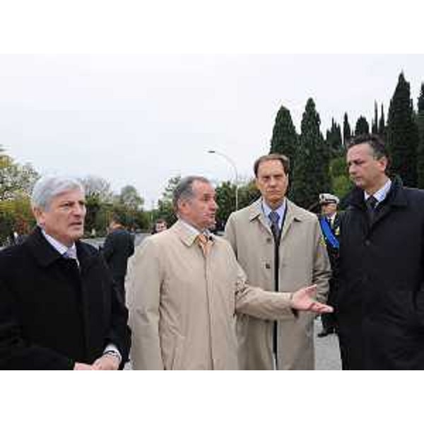 Ivano Strizzolo (Deputato), Angelo Compagnon (Deputato), Luca Ciriani (Vicepresidente FVG e Assessore regionale Attività produttive) ed Edouard Ballaman (Presidente Consiglio regionale) alla cerimonia per la Festa dell'Unità nazionale e delle Forze armate, al Sacrario di Redipuglia. (Redipuglia 04/11/09)