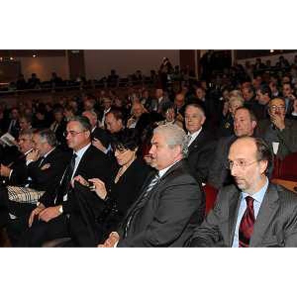 Riccardo Riccardi (Assessore Mobilità, Trasporto e Protezione civile) tra il pubblico del Teatro Nuovo Giovanni da Udine durante la 56° edizione della Premiazione del Lavoro e Progresso economico. (Udine 09/11/09)