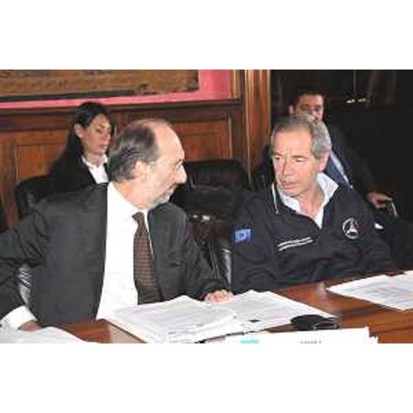 Riccardo Riccardi (Assessore regionale Protezione civile FVG) e Guido Bertolaso (Capo Protezione civile nazionale) nel corso della riunione della Commissione politico istituzionale interregionale di Protezione civile. (Roma 13/11/09)