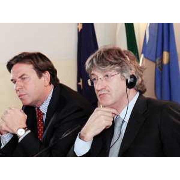 Franz Voves (Presidente Stiria) e Renzo Tondo (Presidente Friuli Venezia Giulia) nel corso dell'assemblea annuale plenaria della Comunità di lavoro Alpe Adria, a Villa Manin di Passariano. (Passariano 19/11/09)