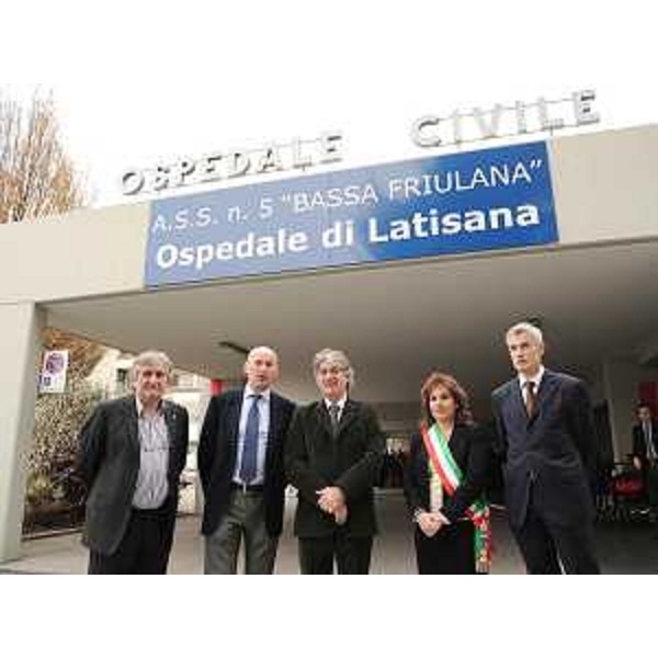 Renzo Tondo (Presidente Friuli Venezia Giulia) all'Ospedale di Latisana in occasione della posa della prima pietra del cantiere di riorganizzazione del padiglione chirurgico. (Latisana 20/11/09)