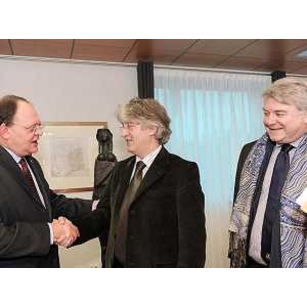 Gert Oosthuizen (Viceministro Sport e Attività Ricreative Sudafrica), Renzo Tondo (Presidente Friuli Venezia Giulia) ed Elio De Anna (Assessore regionale Sport). (Udine 20/11/09)